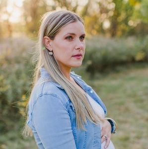 Meet your Posher, Cosmina